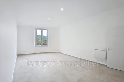 Appartement - 90 m² - 3 pièces