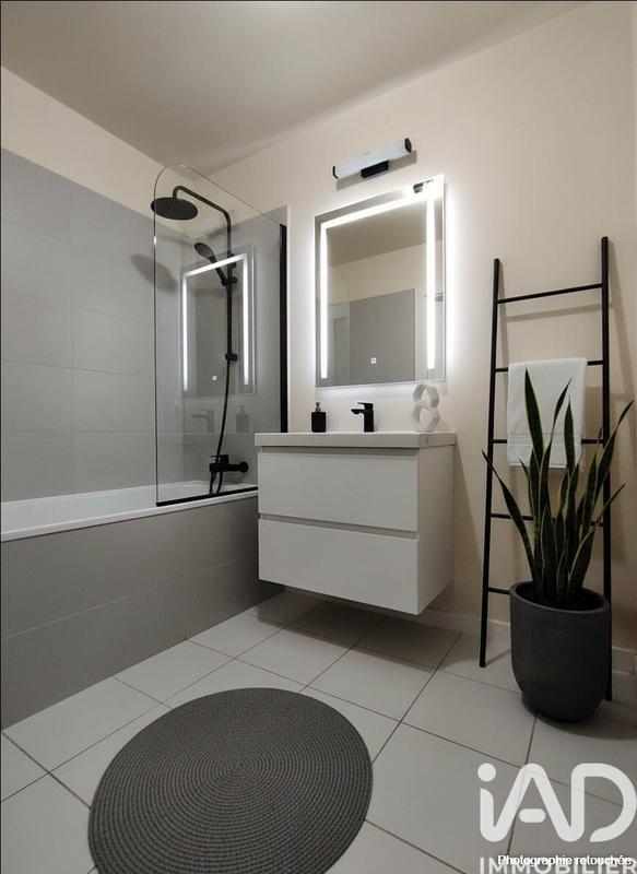 Appartement - 95 m² - 5 pièces