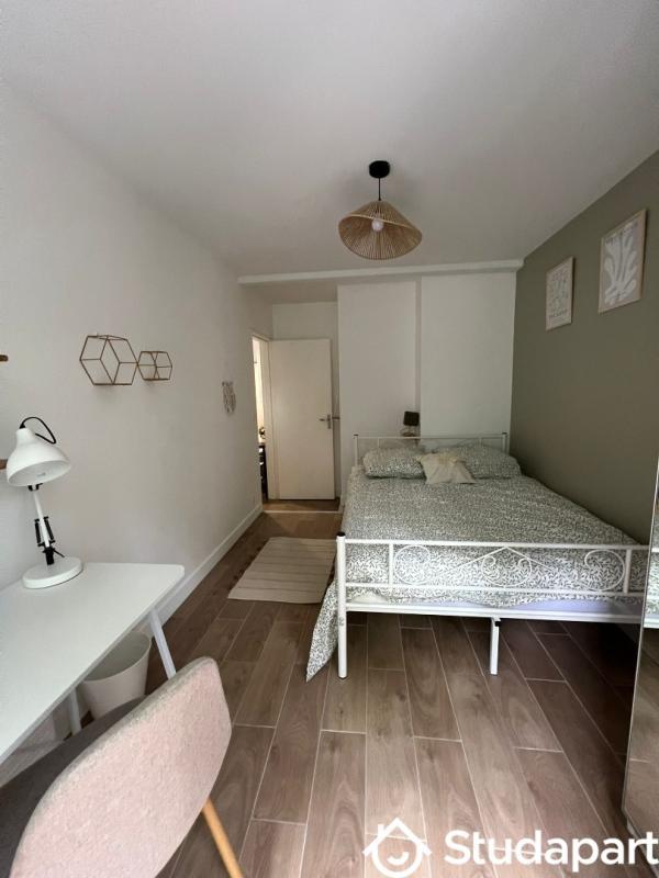 Chambre - 9 m² - 1 pièce