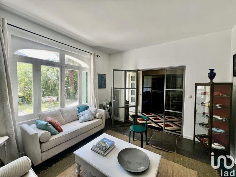 Maison - 333 m² - 12 pièces