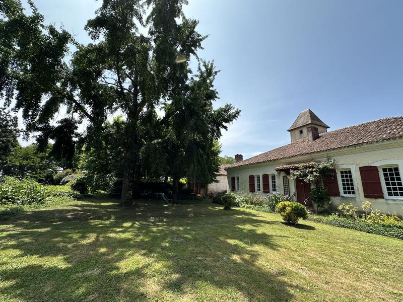 Château - 461 m² - 15 pièces