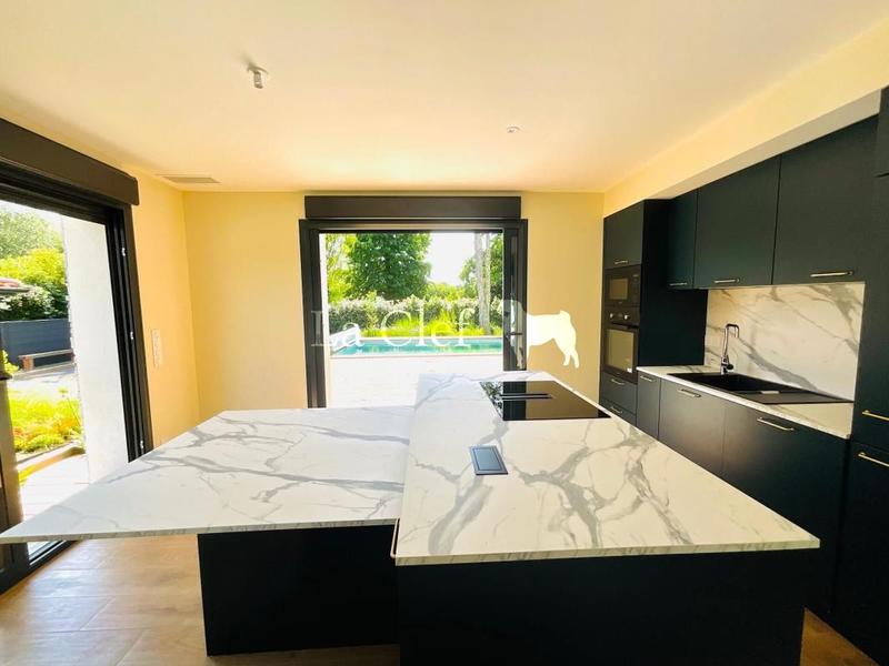 Maison - 145 m² - 6 pièces