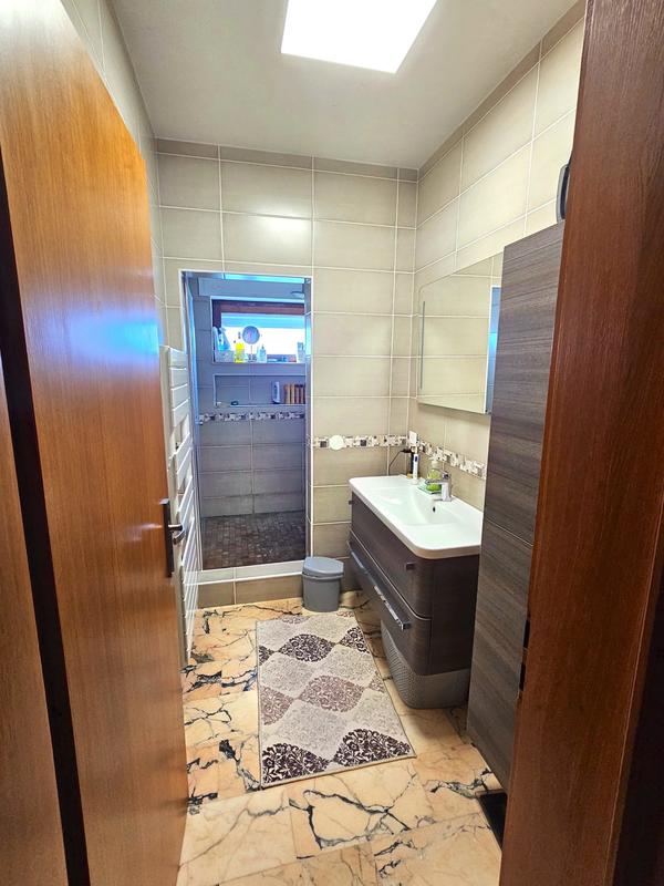 Maison - 166 m² - 8 pièces