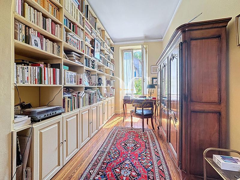 Maison - 180 m² - 6 pièces