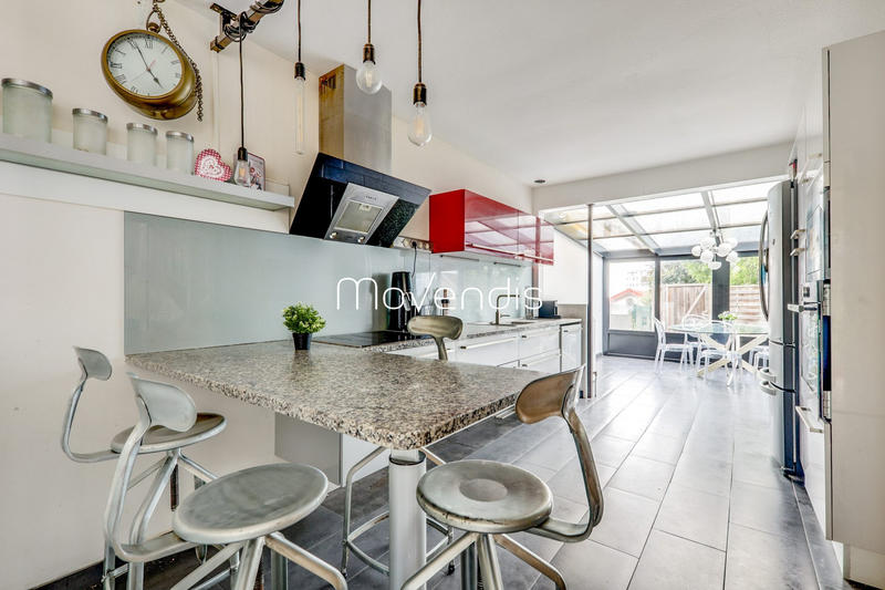 Maison contemporaine - 141 m² - 7 pièces