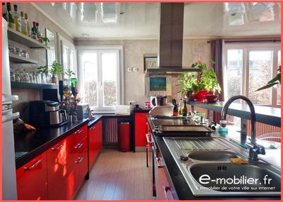 Maison traditionnelle - 95 m² - 4 pièces