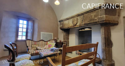 Maison - 285 m² - 10 pièces