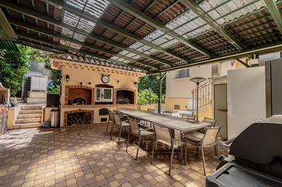 Maison - 246 m² - 6 pièces