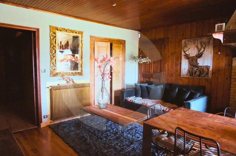 Maison - 265 m² - 15 pièces