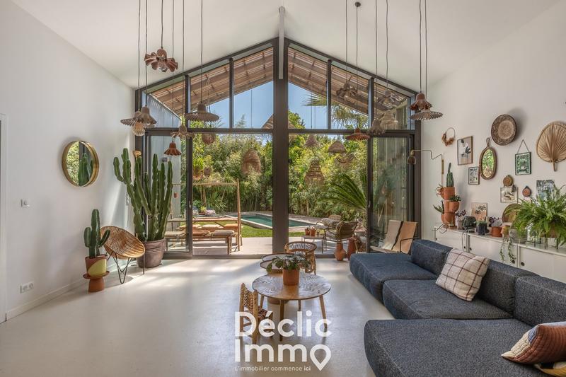 Maison - 200 m² - 7 pièces