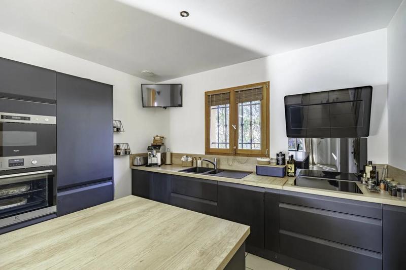 Maison - 190 m² - 6 pièces