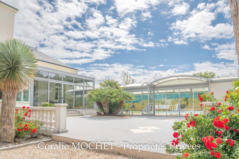 Demeure - 454 m² - 20 pièces