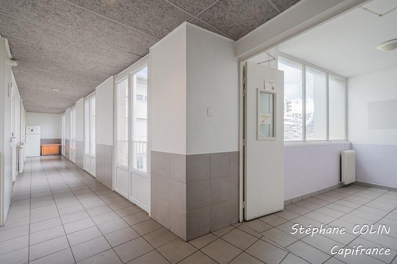 Immeuble - 1 700 m² - 46 pièces