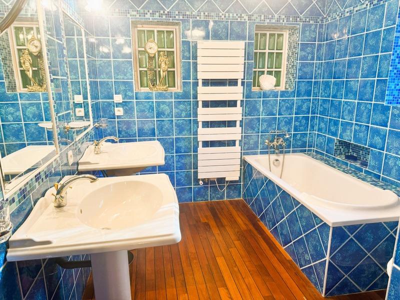 Maison - 209 m² - 6 pièces