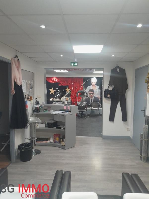 Local commercial - 120 m² - 4 pièces