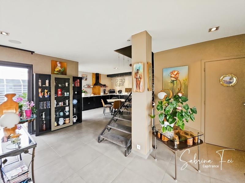 Maison - 143 m² - 5 pièces