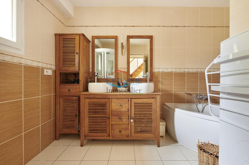 Maison - 174 m² - 5 pièces