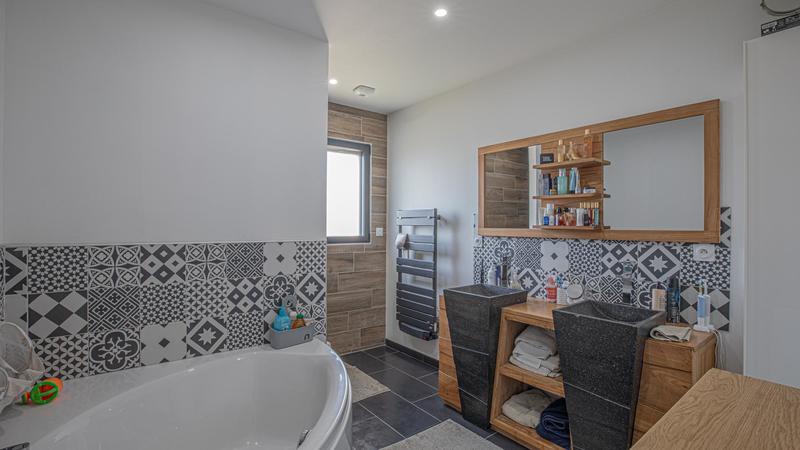 Maison - 142 m² - 6 pièces