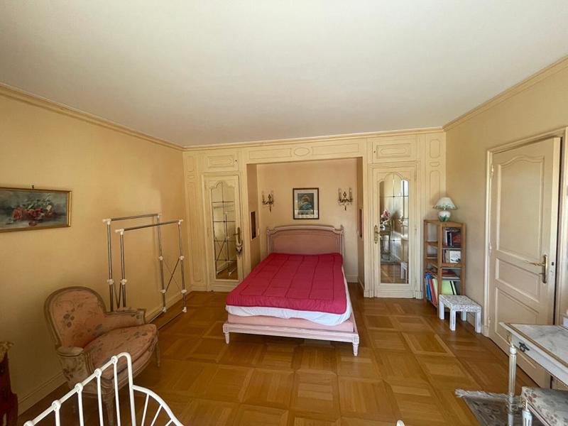 Maison - 235 m² - 6 pièces