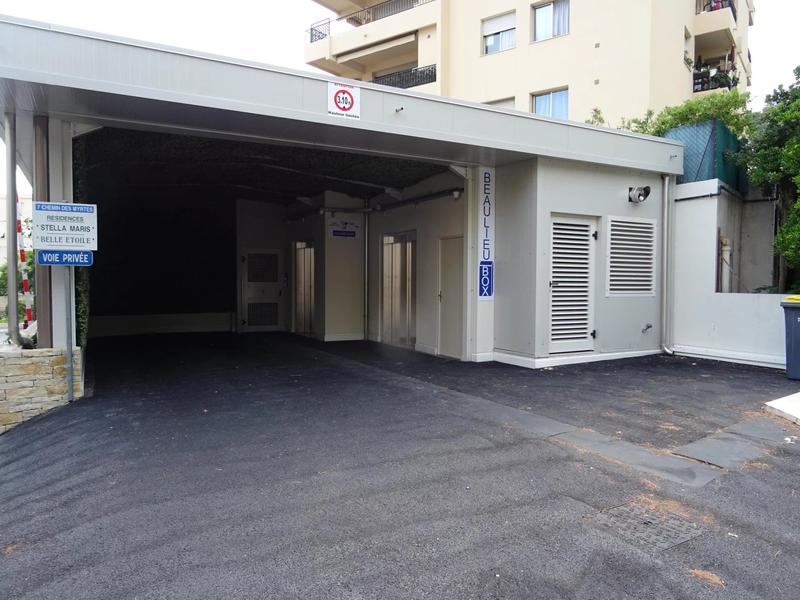 Parking / Garage - 95 m²