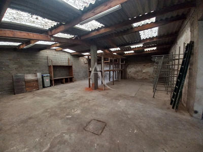 Local d'activité / Entrepôt - 222 m²