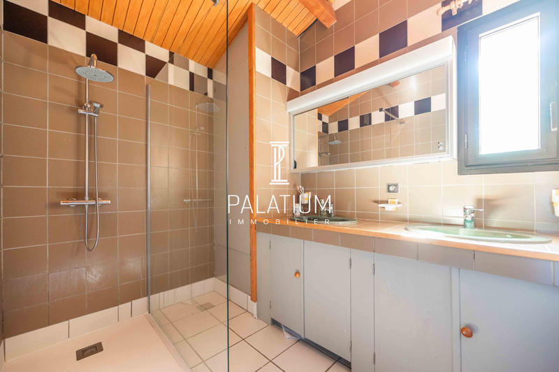 Villa - 252 m² - 6 pièces