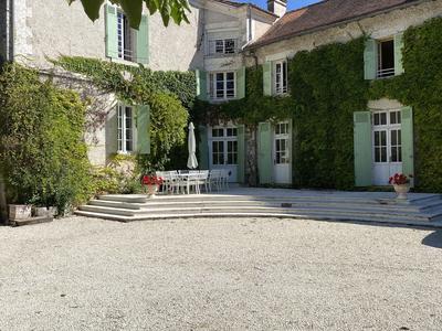 Maison - 524 m² - 15 pièces