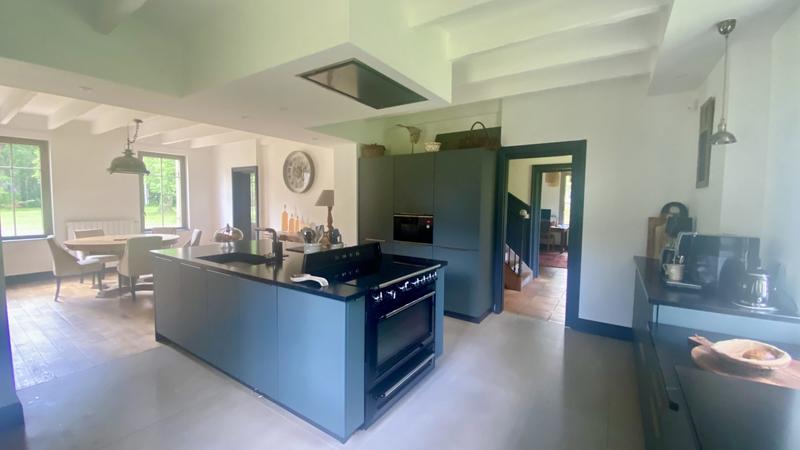 Maison - 350 m² - 7 pièces