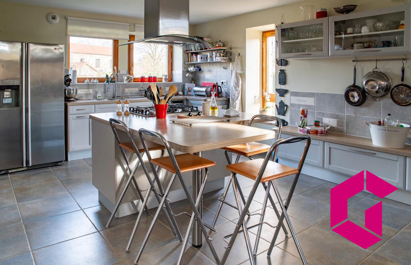 Maison - 322 m² - 6 pièces