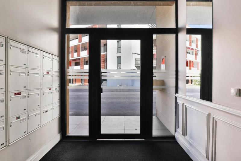 Studio - 30 m² - 1 pièce