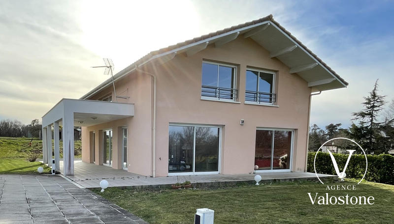 Maison traditionnelle - 172 m² - 5 pièces