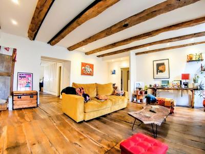 Appartement ancien - 130 m² - 5 pièces