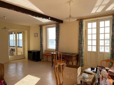 Maison - 147 m² - 5 pièces