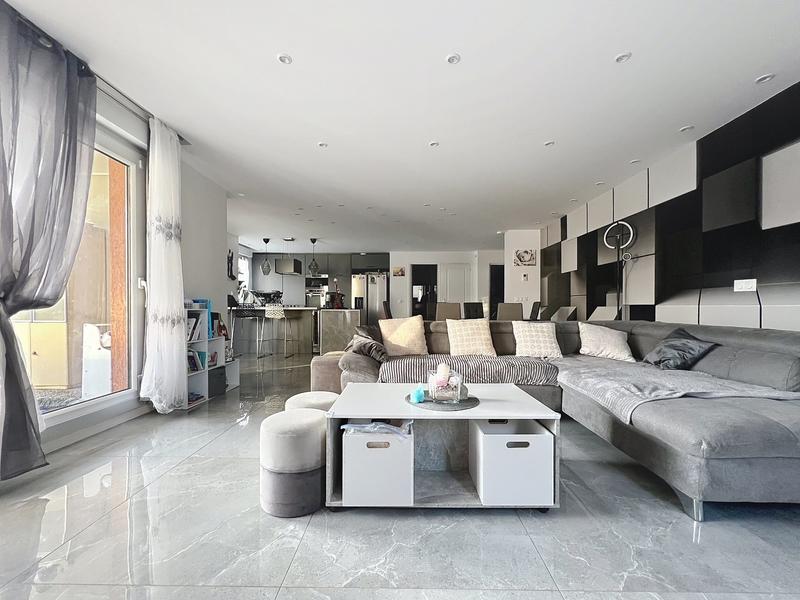 Appartement - 125 m² - 5 pièces