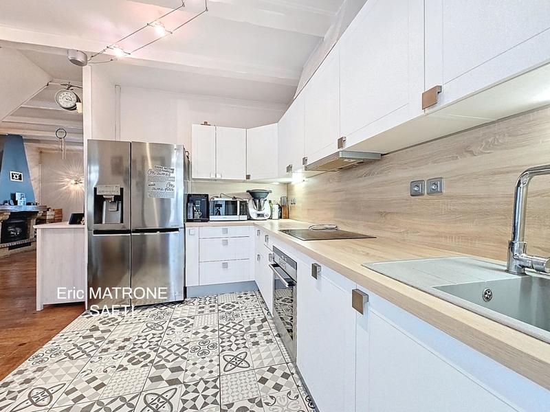 Maison - 140 m² - 5 pièces