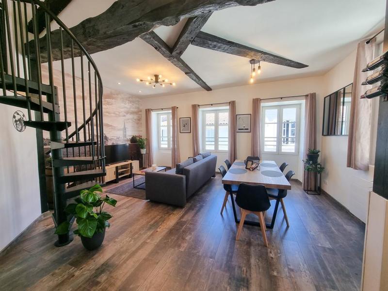 Immeuble - 104 m² - 5 pièces