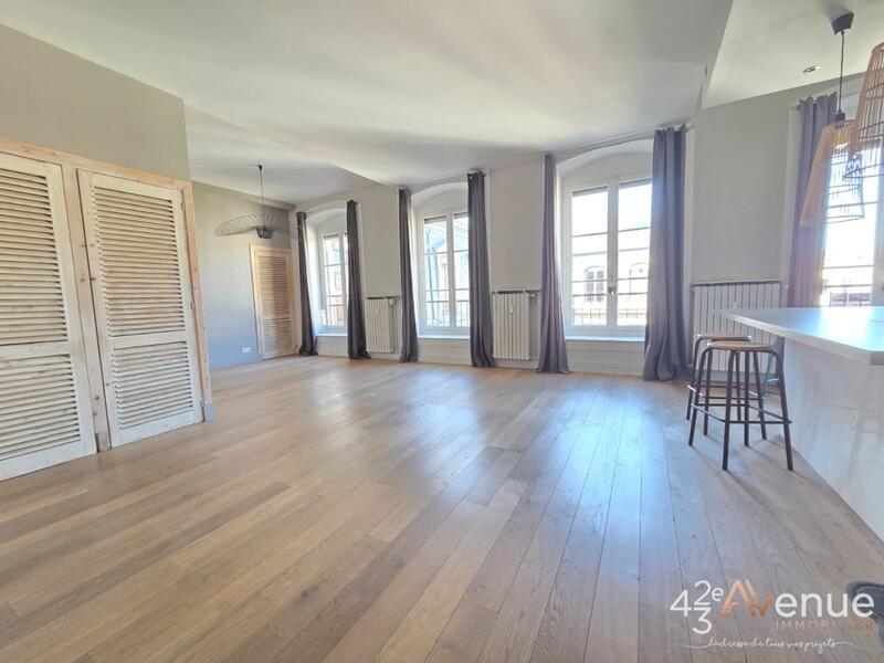 Appartement - 85 m² - 3 pièces