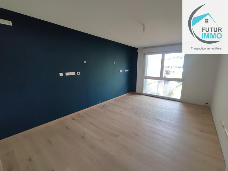 Maison - 325 m² - 9 pièces