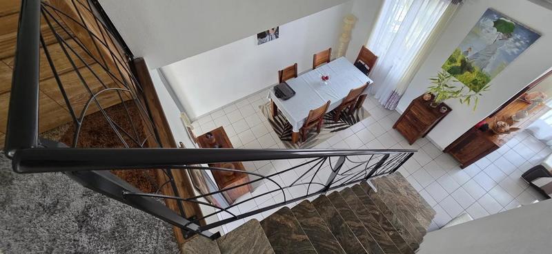 Appartement - 92 m² - 5 pièces