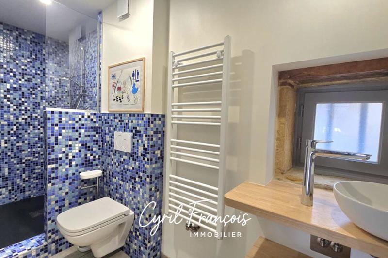 Maison - 212 m² - 8 pièces