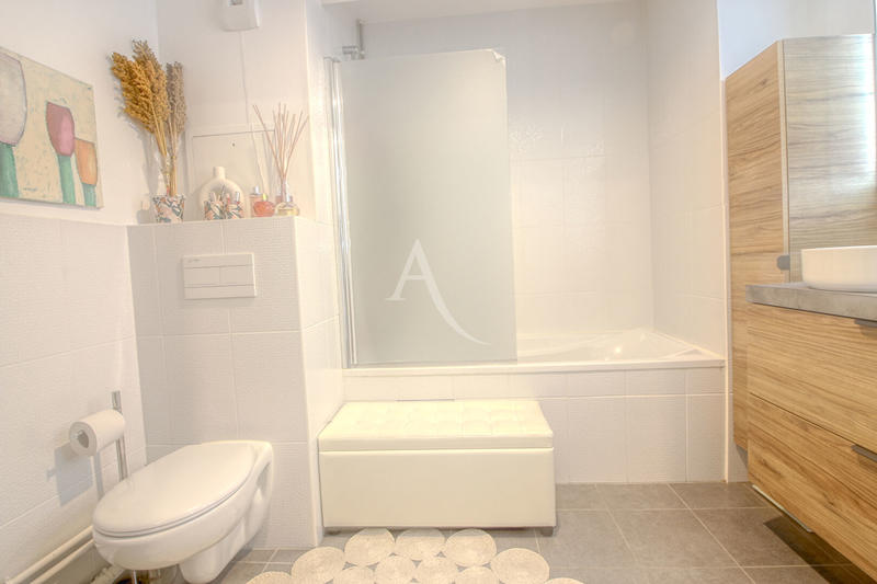 Appartement - 89 m² - 5 pièces