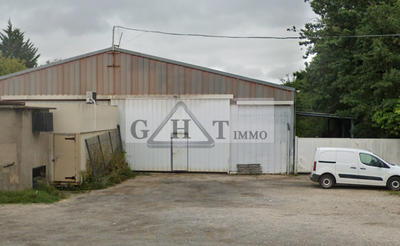 Entrepôt - 1 500 m²