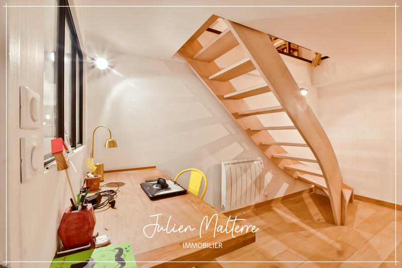 Loft - 165 m² - 7 pièces