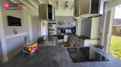 Maison - 207 m² - 7 pièces