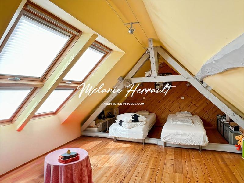 Maison - 200 m² - 8 pièces