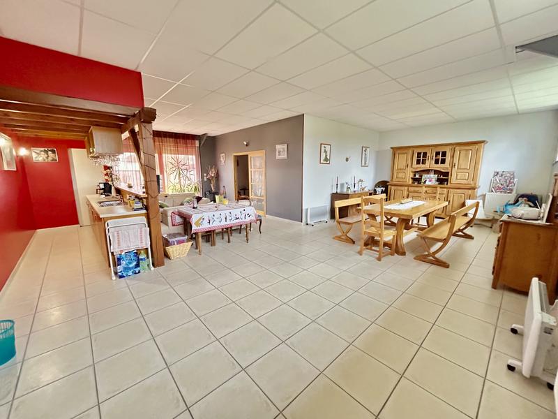 Maison - 196 m² - 8 pièces