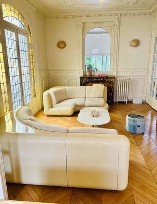 Demeure - 302 m² - 9 pièces