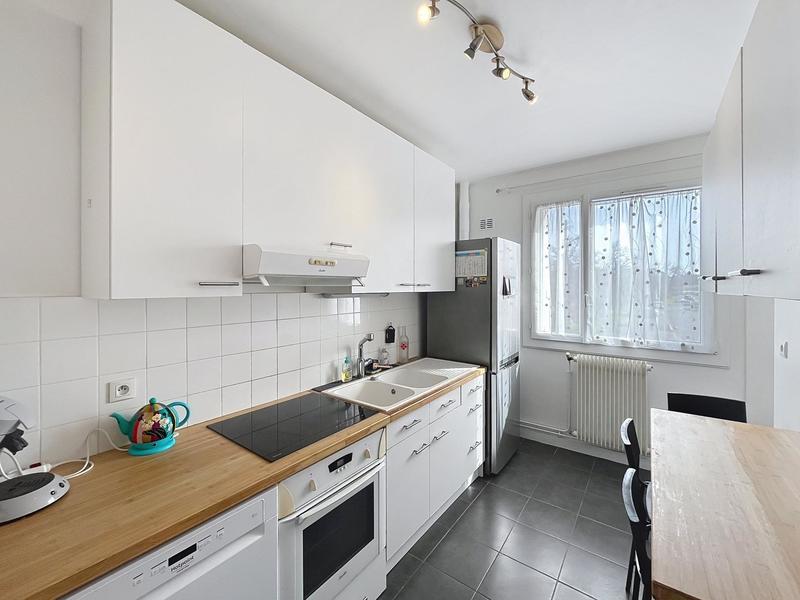 Appartement - 94 m² - 5 pièces