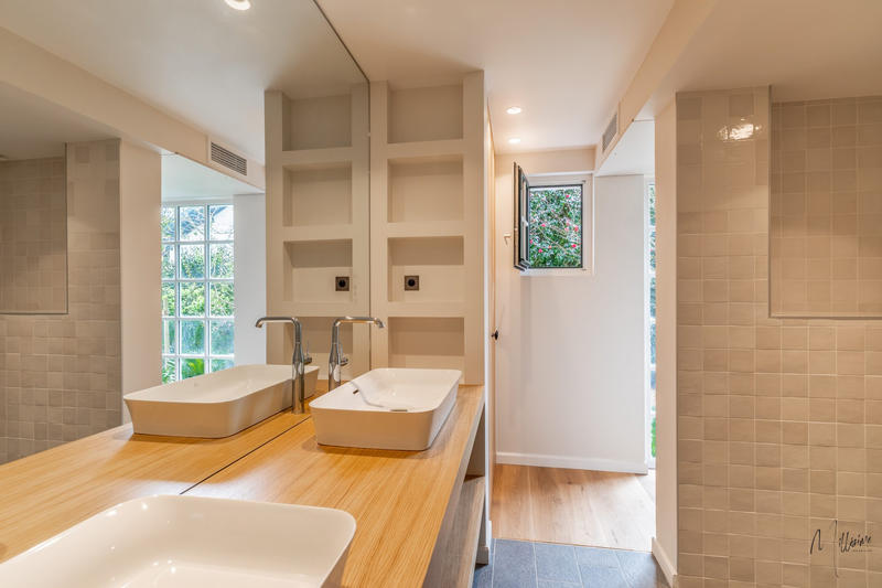 Maison - 290 m² - 8 pièces