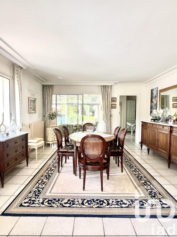 Maison de maîtres - 277 m² - 9 pièces